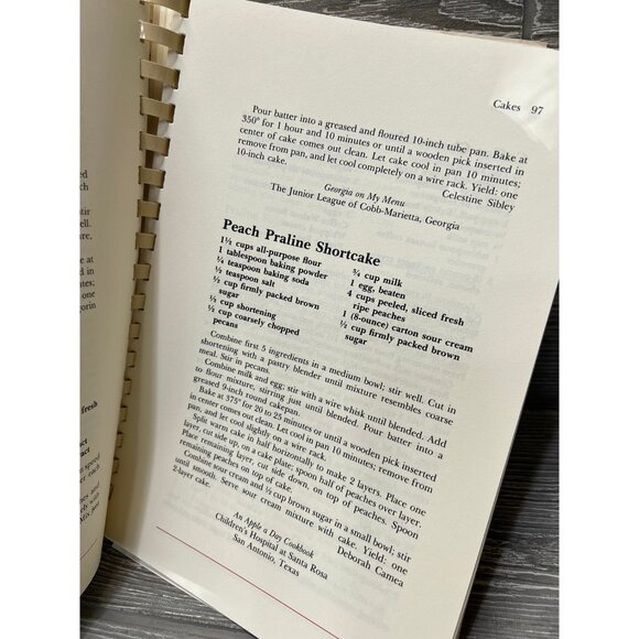 Vintage 1991 America’s Best Recipes Spiral Bound Cookbook - Picture 7 of 10